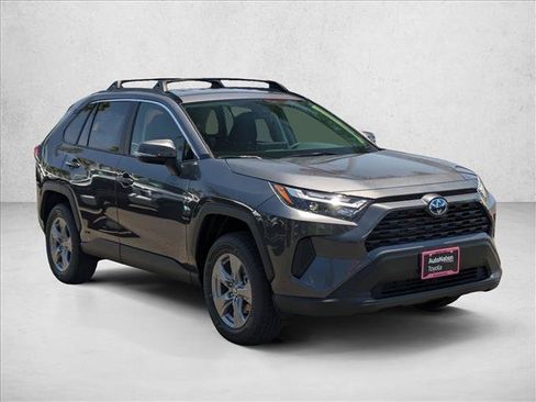 Used 2024 Toyota RAV4 LE AWD/4WD image 7