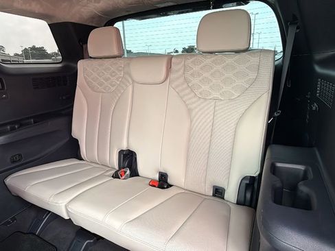 Used 2022 Hyundai Palisade Calligraphy FWD image 16