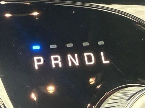 Certified 2025 Chrysler Pacifica Limited image 21