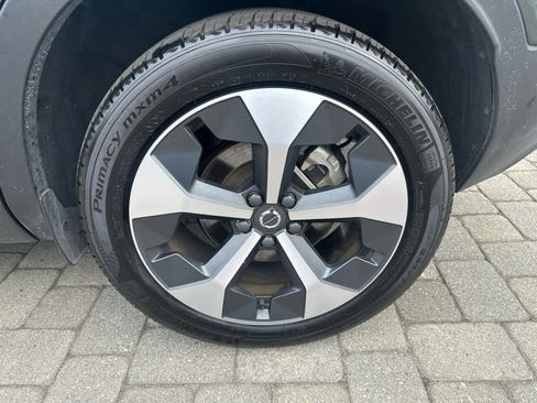 Used 2026 Volvo XC40 B5 Plus AWD/4WD image 28