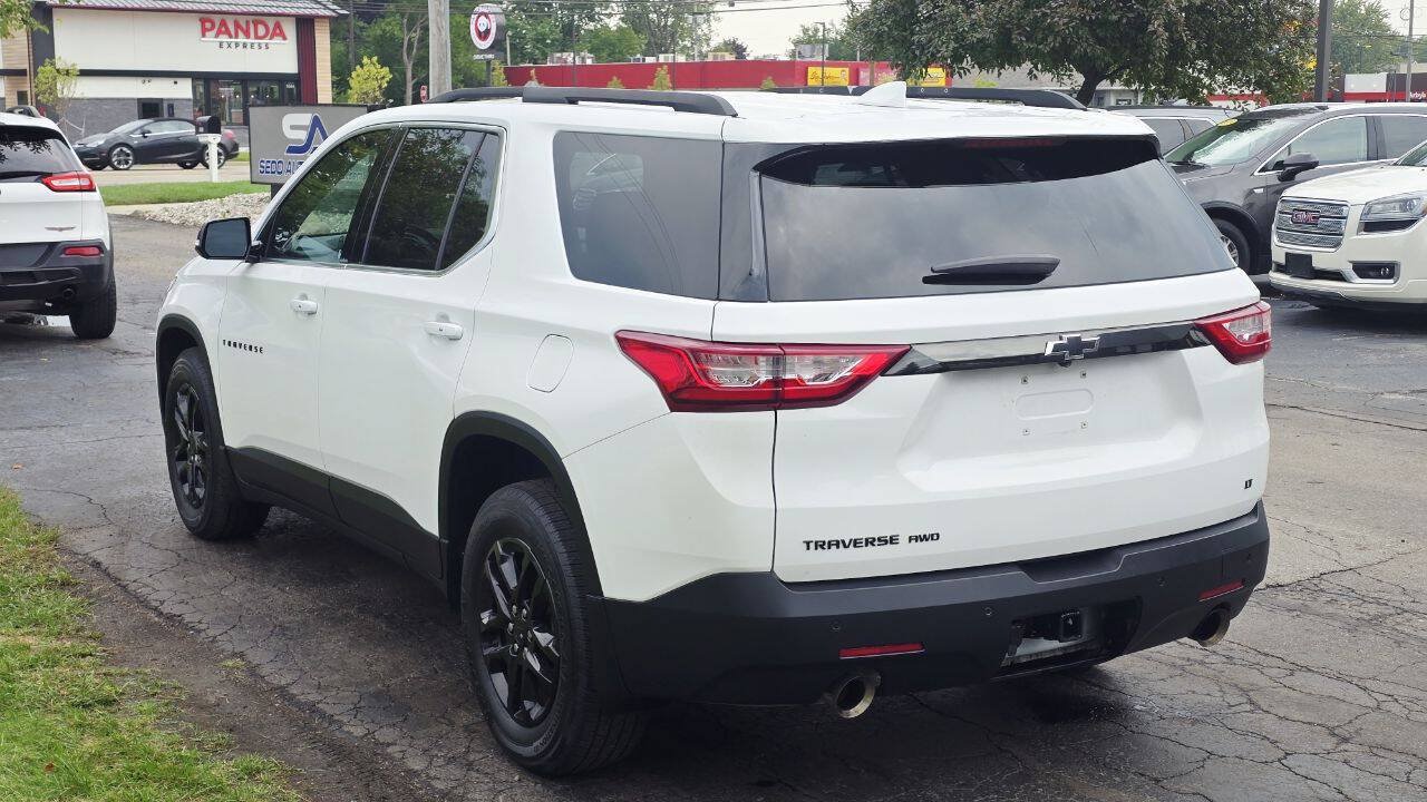 Used 2019 Chevrolet Traverse LT w/ LPO, Blackout Package AWD/4WD image 4