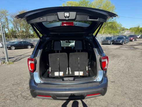 Used 2019 Ford Explorer XLT w/ Equipment Group 202A AWD/4WD image 32