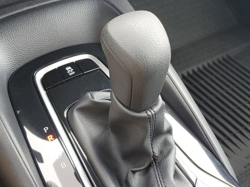 Used 2025 Toyota Corolla LE image 30