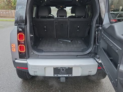 Used 2021 Land Rover Defender 110 SE image 16