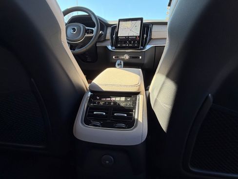 New 2026 Volvo XC90 T8 Ultra w/ Lounge Package image 11