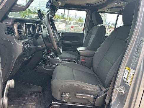 Used 2018 Jeep Wrangler Unlimited Sport AWD/4WD image 11