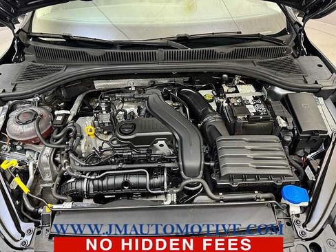 Used 2024 Volkswagen Jetta SE w/ Panoramic Sunroof Package FWD image 10