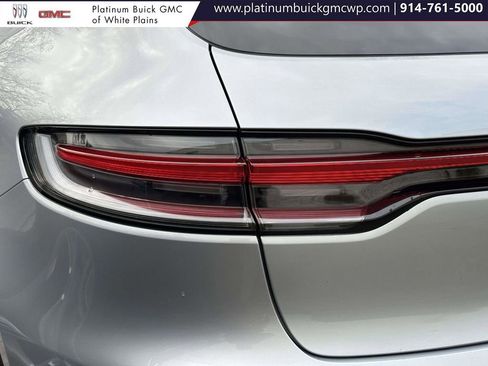 Used 2023 Porsche Macan image 10