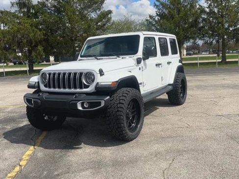 Used 2025 Jeep Wrangler Sahara w/ Safety Group image 4