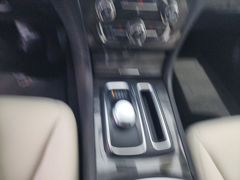 Used 2020 Chrysler 300 Touring image 22