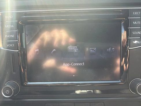 Used 2017 Volkswagen Jetta SE FWD image 8