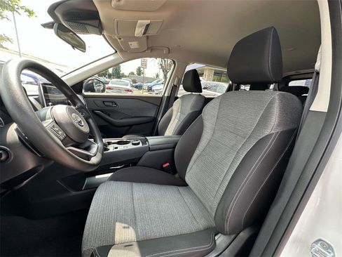 Used 2022 Nissan Rogue S image 21