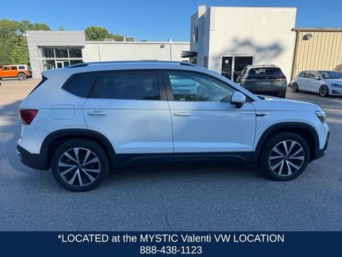 Certified 2023 Volkswagen Taos SE AWD/4WD image 4