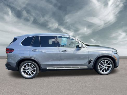Used 2024 BMW X5 xDrive40i w/ Premium Package AWD/4WD image 7