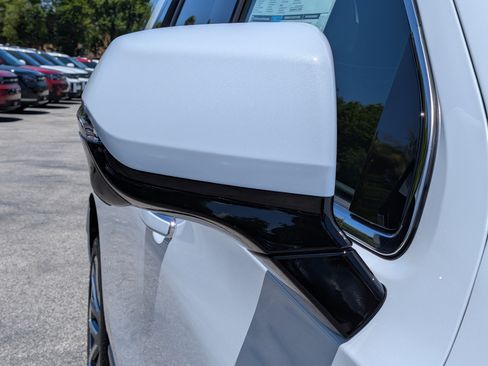 New 2026 GMC Yukon Denali Ultimate AWD/4WD image 11