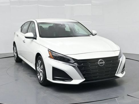 Used 2023 Nissan Altima 2.5 S FWD image 57
