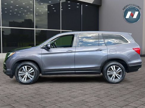 Used 2017 Honda Pilot EX image 2