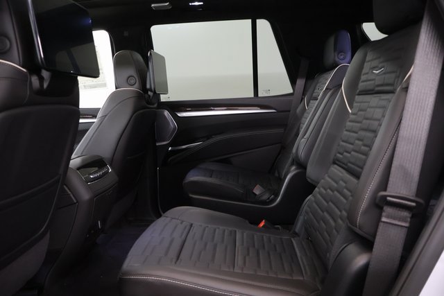 New 2026 Cadillac Escalade Platinum Sport w/ LPO, ONYX Package AWD/4WD image 32