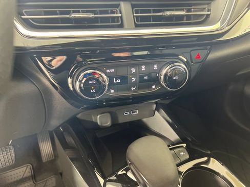 New 2026 Chevrolet Trax RS w/ Sunroof Package FWD image 18