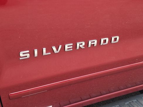 Used 2018 Chevrolet Silverado 1500 LT AWD/4WD image 29