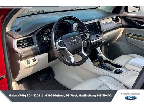 Used 2018 GMC Acadia Denali w/ Technology Package FWD image 12