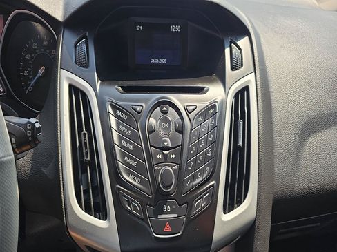 Used 2014 Ford Focus SE w/ Equipment Group 201A FWD image 25