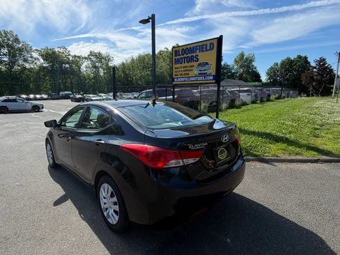 Used 2011 Hyundai Elantra Limited w/ Premium Pkg 5 FWD image 3