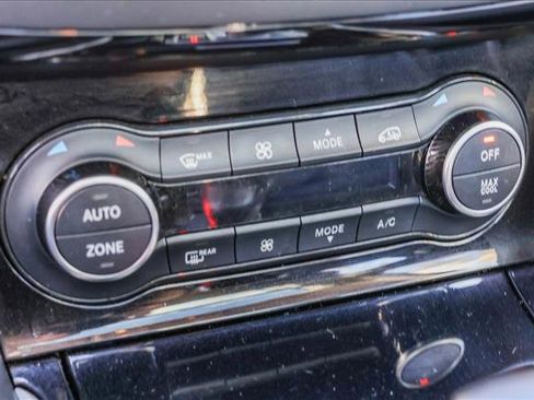 Used 2019 INFINITI QX30 Premium w/ Navigation Package image 21