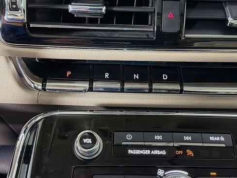 Used 2022 Lincoln Navigator Reserve AWD/4WD image 20