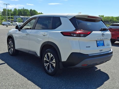 Used 2023 Nissan Rogue SV AWD/4WD image 4