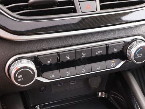 Used 2024 Nissan Altima 2.5 SR w/ SR Premium Package image 17