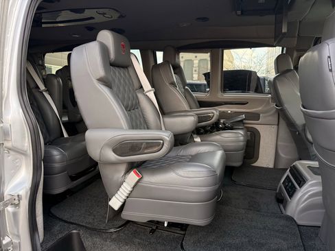 Used 2023 Chevrolet Express 2500 Extended RWD image 29