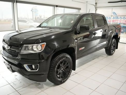 Used 2019 Chevrolet Colorado Z71 w/ Z71 Midnight Edition image 5