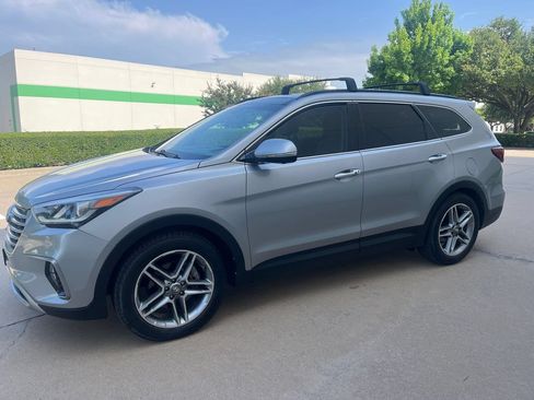 Used 2017 Hyundai Santa Fe FWD image 5