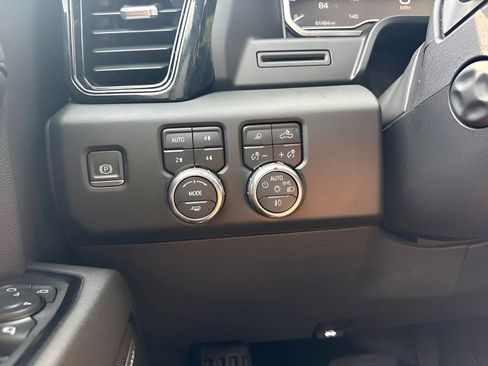 Used 2022 GMC Sierra 1500 AT4 w/ AT4 Premium Package AWD/4WD image 26