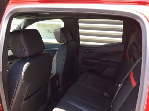 New 2025 Chevrolet Colorado Z71 w/ Technology Package image 7