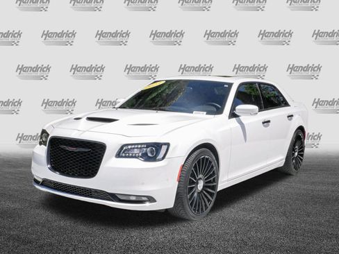 Used 2023 Chrysler 300 S RWD image 5