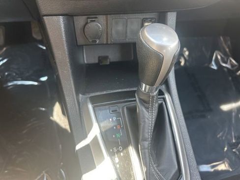 Used 2015 Toyota Corolla LE FWD image 22