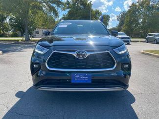 Used 2024 Toyota Highlander Platinum video 2