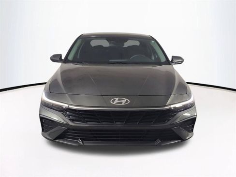 Used 2025 Hyundai Elantra Hybrid FWD image 3