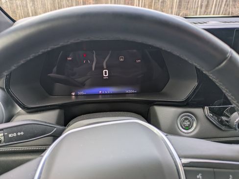 Used 2023 Chevrolet Colorado LT image 16