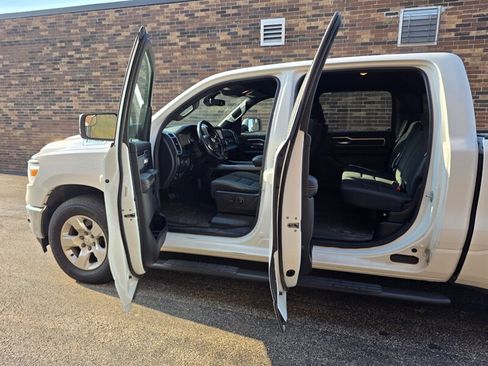 Used 2022 RAM 1500 Big Horn AWD/4WD image 36