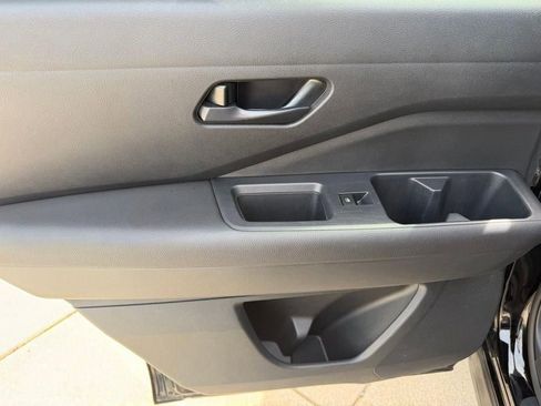 Used 2025 Nissan Pathfinder SV AWD/4WD image 11