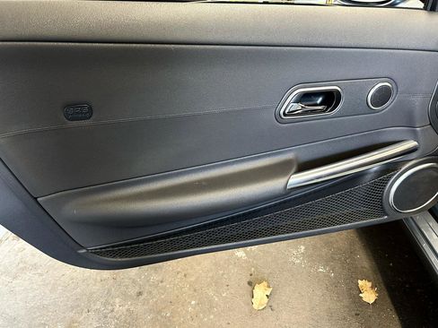 Used 2005 Chrysler Crossfire Limited image 24