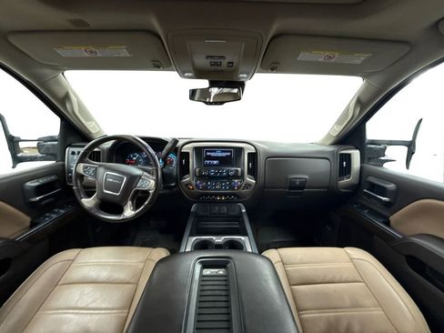 Used 2017 GMC Sierra 2500 Denali w/ Duramax Plus Package image 18