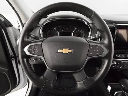 Used 2021 Chevrolet Traverse LT image 14