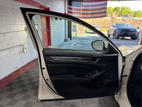 Used 2020 Honda Accord Sport image 19