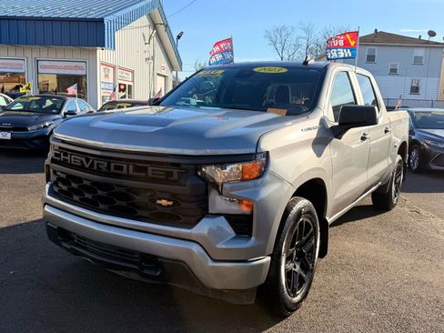 Used 2023 Chevrolet Silverado 1500 Custom image 1
