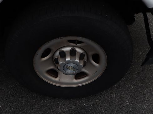 Used 2021 Chevrolet Express 2500 Extended w/ Driver Convenience Package image 9