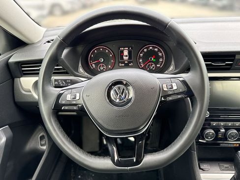 Used 2021 Volkswagen Passat 2.0T SE image 11